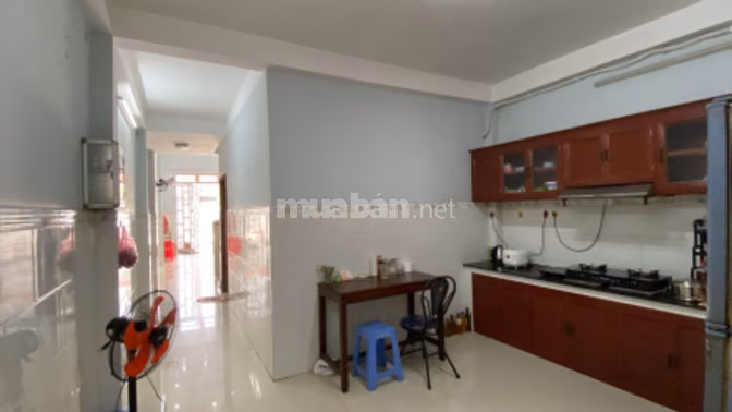 CẦN TIỀN BÁN GẤP NHÀ KHUÔNG VIỆT 3 TẦNG CÓ SÂN RỘNG TIỆN KDMB