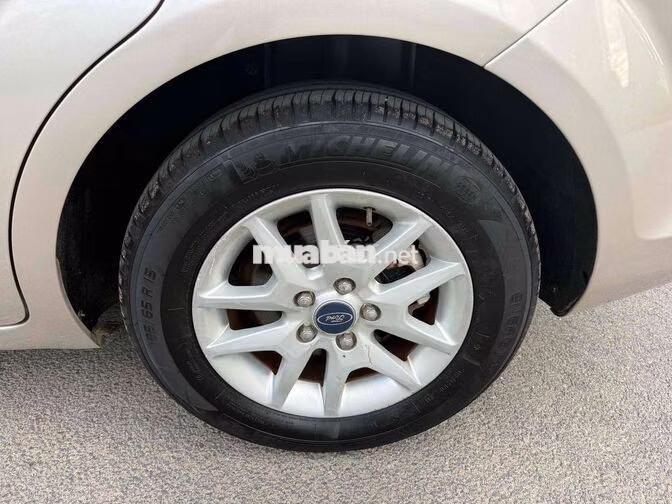 Ford Focus 2010 Số sàn Vàng cát 160.000 km
