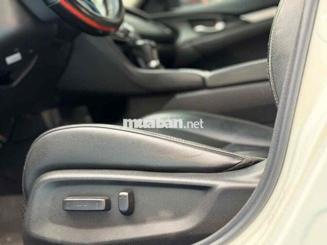 Honda Civic 1.8E 2018 Trắng 75.000km