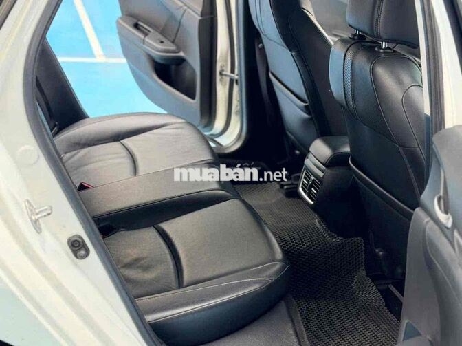 Honda Civic 1.8E 2018 Trắng 75.000km