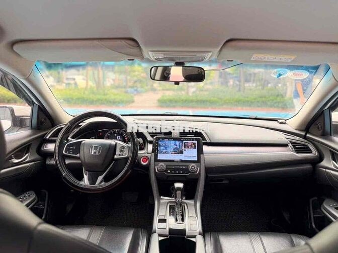 Honda Civic 1.8E 2018 Trắng 75.000km