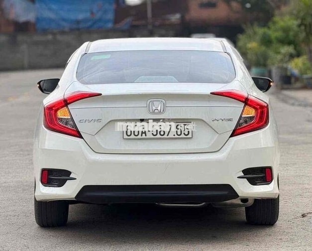Honda Civic 1.8E 2018 Trắng 75.000km