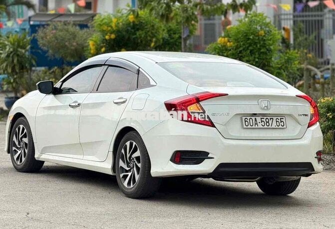 Honda Civic 1.8E 2018 Trắng 75.000km