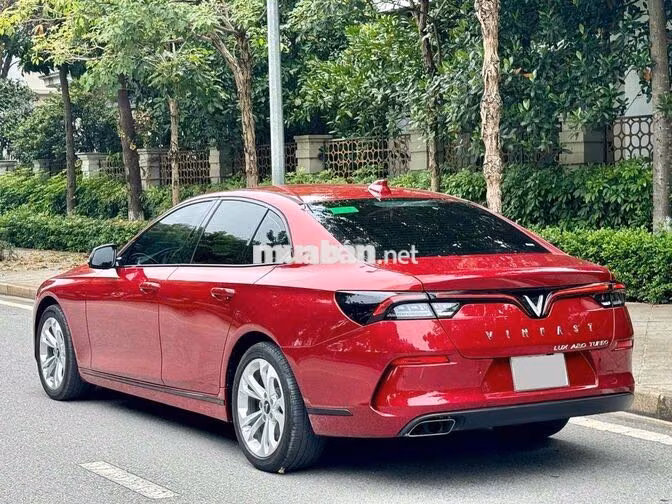 VinFast LUX A 2021 Đỏ Việt Nam