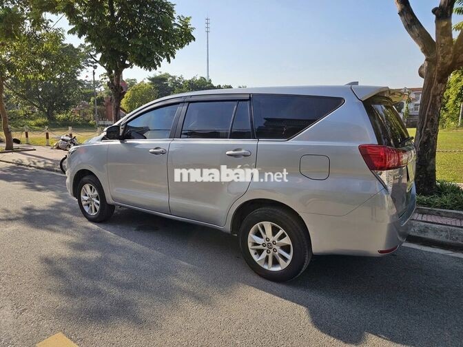 Toyota Innova 2.0E Số sàn 2017. Xe đẹp. Chất Quá