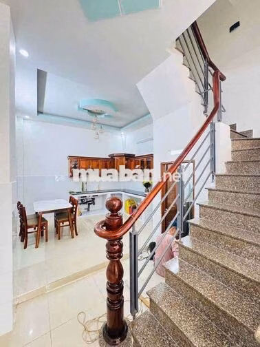 Nguyên căn đường Trịnh Đình Trọng, 3 tầng, 4pn 3wc, gần Lũy Bán Bích