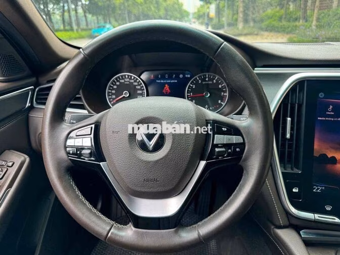 VinFast LUX A 2021 Đỏ Việt Nam
