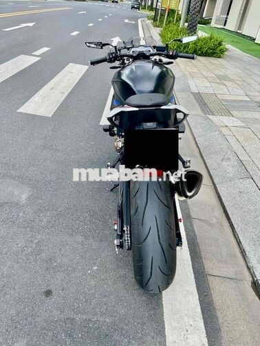 BMW M 2022 Đen, Trắng, Xanh 16.000 km