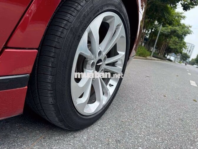 VinFast LUX A 2021 Đỏ Việt Nam