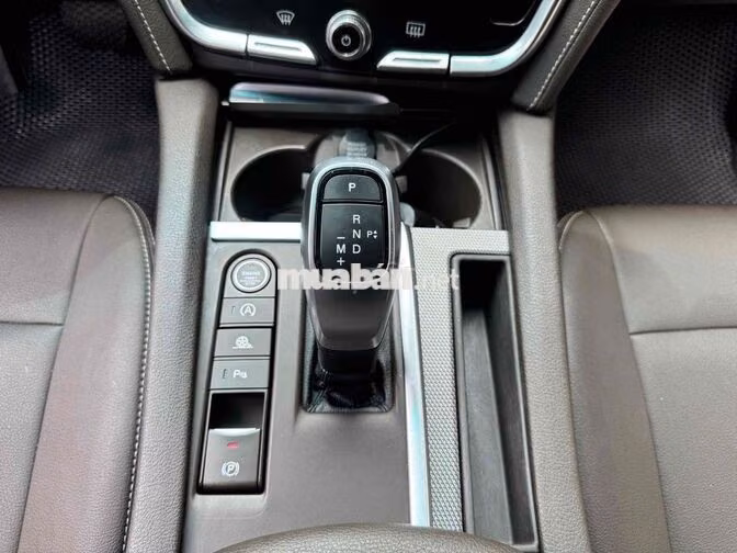 VinFast LUX A 2021 Đỏ Việt Nam