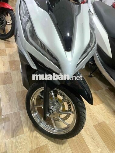 Honda Vario 125 màu Bạc