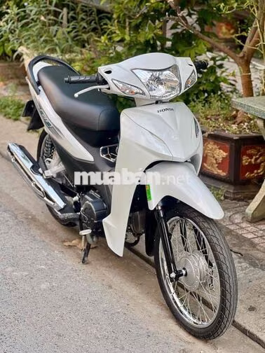 Honda Wave A 110 2024 Trắng 3000 km 1 chủ trùm mền