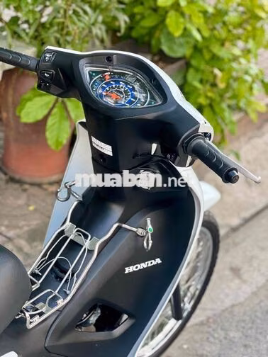 Honda Wave A 110 2024 Trắng 3000 km 1 chủ trùm mền
