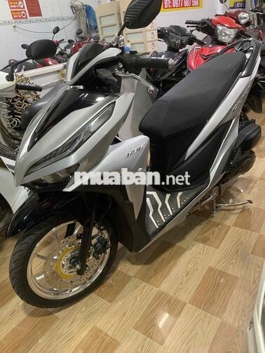 Honda Vario 125 màu Bạc