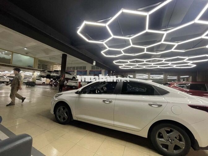 Hyundai Accent Trắng 5 vạn
