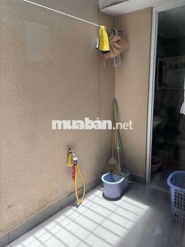 Share 1 phòng trong nhà nguyên căn
