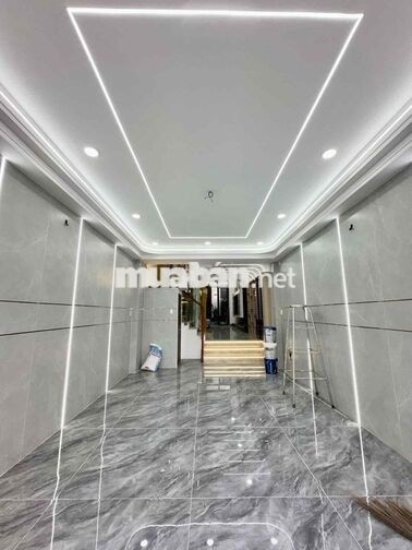 QUÁ  NGON ‘ HẺM 8 m 5 TẦNG  4 x 19 m GiÁ 8 X Xíu TL CHO KHÁCH TRẢ LÀ B