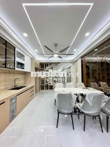 QUÁ  NGON ‘ HẺM 8 m 5 TẦNG  4 x 19 m GiÁ 8 X Xíu TL CHO KHÁCH TRẢ LÀ B