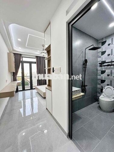 QUÁ  NGON ‘ HẺM 8 m 5 TẦNG  4 x 19 m GiÁ 8 X Xíu TL CHO KHÁCH TRẢ LÀ B