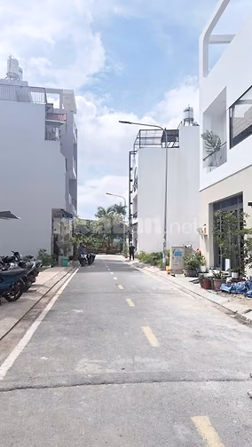 Cả KDC Tây Lân đã xây kín – Còn sót đúng 2 lô ngang khủng 11m,giá 3.4T