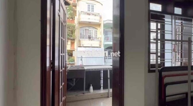 Cho Thuê Căn Hộ Nội Thất Cơ Bản_Ban Công Rộng_40m2 Ngay Cầu Vượt 3/2