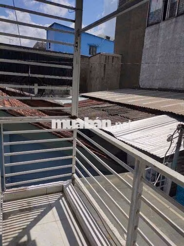 cho thuê nhà hẻm 2m 3*15m cách mạng t8