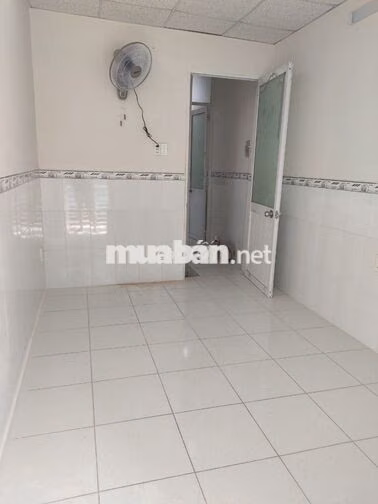 Cho thuê nhà gần ngã tư 7 Hiền. 2 lầu, sân thượng và 3pn, 2 tollet
