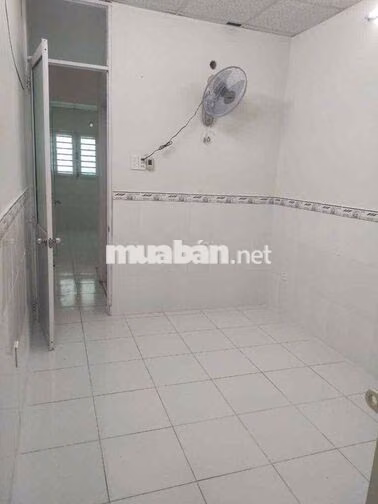 cho thuê nhà hẻm 2m 3*15m cách mạng t8