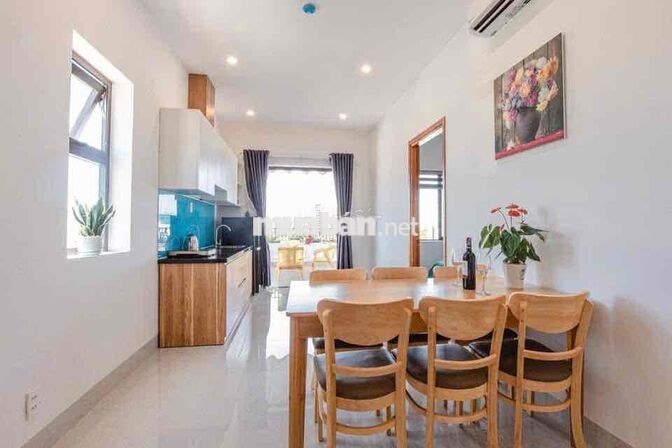 Cho thuê căn hộ 2 phòng ngủ ban công rộng gần biển Mỹ Khê
