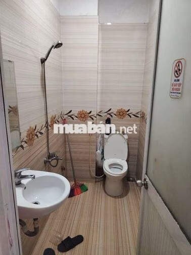 Phòng Trọ Máy Lạnh,Cửa Sổ, 20m2, Giờ Tự Do, Tủ Quần Áo gỗ