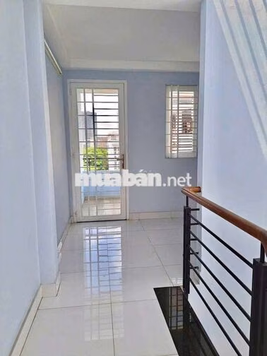 Nhà 1 Trệt 3 Lầu Sân Thượng 5PN Mặt Tiền Đường Số Chợ Tân Mỹ Q.7