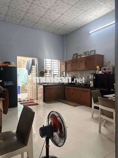 Nhà cấp 4 hẻm rộng 2xe oto né nhau