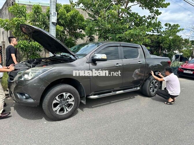 Mazda BT-50 Số tự động màu xám
