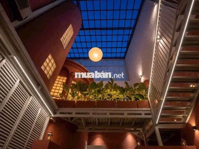 Giá siêu tốt tại Huỳnh Văn Bánh villa sân rộng ngang 10M
