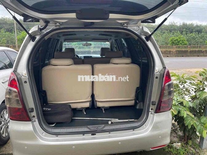 Toyota Innova 2.0E 2012 Số sàn Bạc