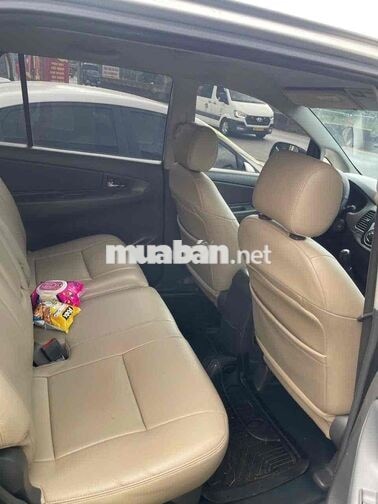 Toyota Innova 2.0E 2012 Số sàn Bạc