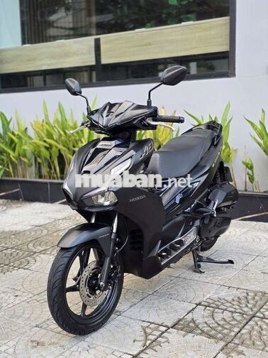 Honda Air Blade 4val cao cấp Đen mờ