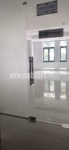 Nhà sáu tầng cho thuê phòng làm việc