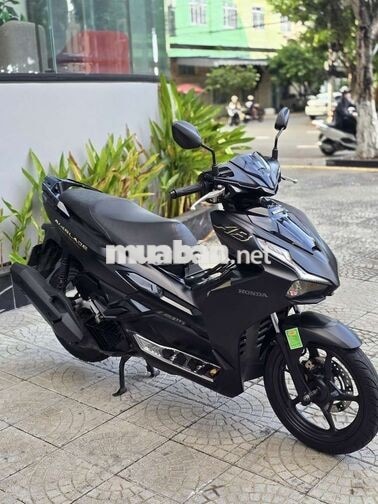 Honda Air Blade 4val cao cấp Đen mờ