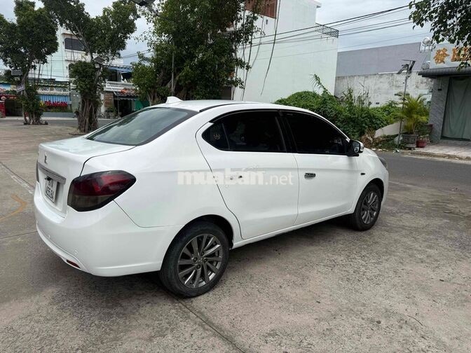 Mitsubishi Attrage 2016 Trắng 5 chỗ