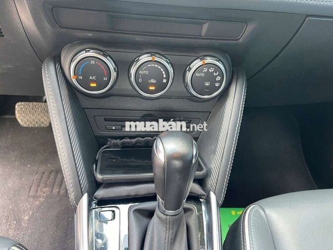 Mazda 2 2021 Premium 1.5AT Hatchback 5 chỗ,màu đỏ