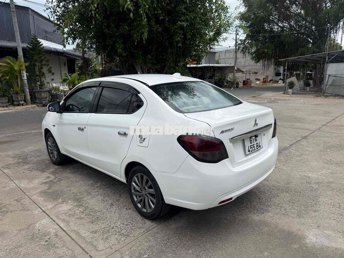 Mitsubishi Attrage 2016 Trắng 5 chỗ