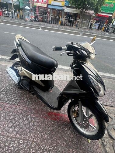 Yamaha Luvias GTX fi 2016 Đen, vàng đồng