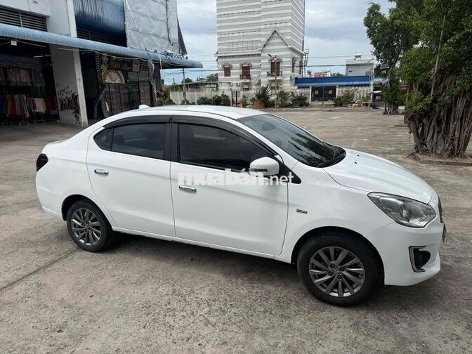 Mitsubishi Attrage 2016 Trắng 5 chỗ
