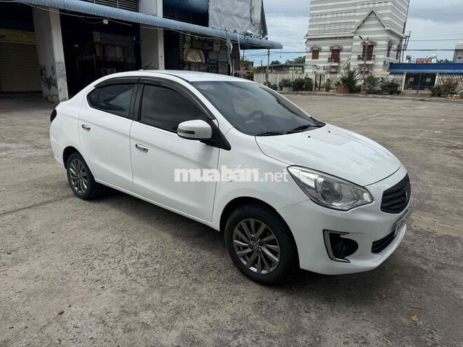 Mitsubishi Attrage 2016 Trắng 5 chỗ