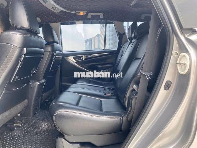 Toyota Innova 2.0G 2020 Bạc 106.000km