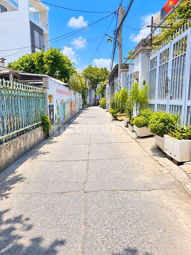 Bán nhà hẻm xe hơi Nguyễn Văn Quá - 4,3m x 20m - 2 tầng - 5 tỷ 200