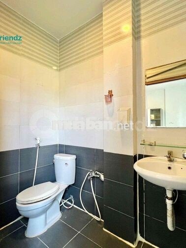 Chung cư mini full nội thất cửa sổ lớn thang máy vòng xoay Trung Sơn