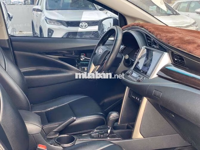 Toyota Innova 2.0G 2020 Bạc 106.000km