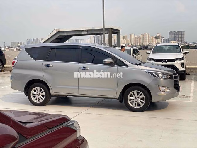 Toyota Innova 2.0G 2020 Bạc 106.000km
